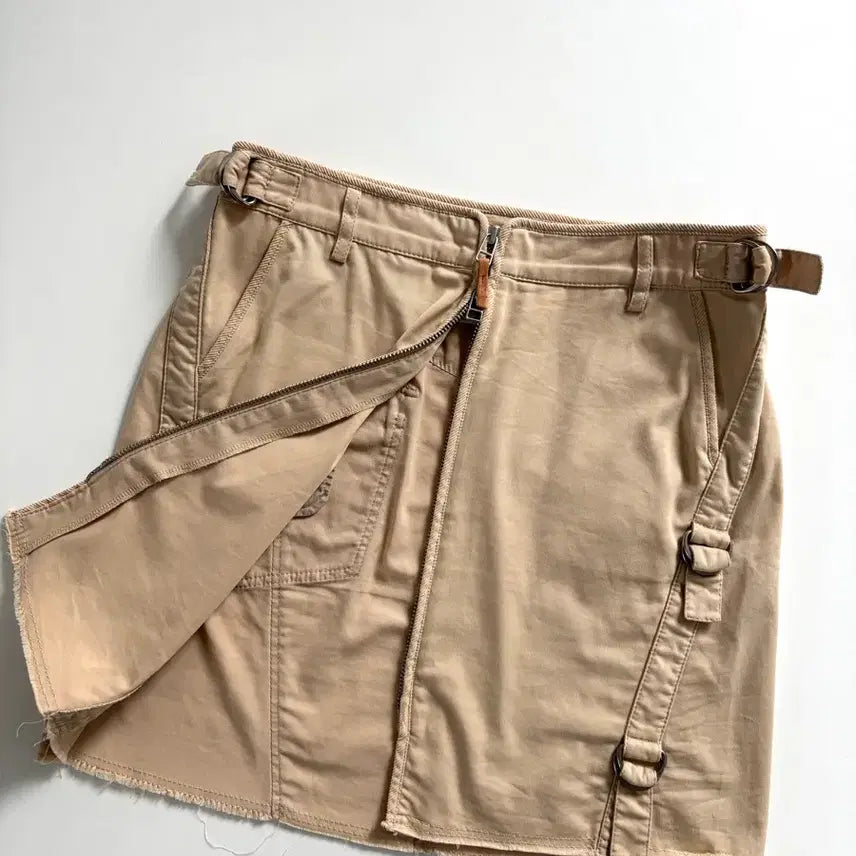[BUNJANG] Burberry Blue Label Beige Mini Skirt / Burberry 버버리 블루라벨 베이지 컬러 지퍼 미니 스커트