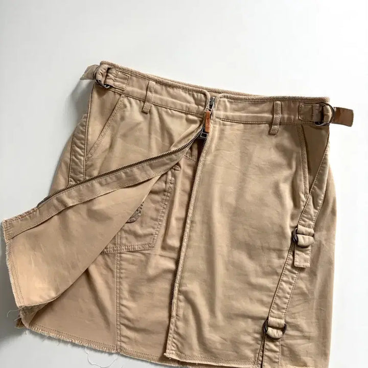 [BUNJANG] Burberry Blue Label Beige Mini Skirt / Burberry 버버리 블루라벨 베이지 컬러 지퍼 미니 스커트