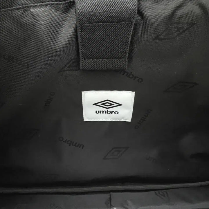 [BUNJANG] Umbro Messenger Bag / 엄브로 메신저백
