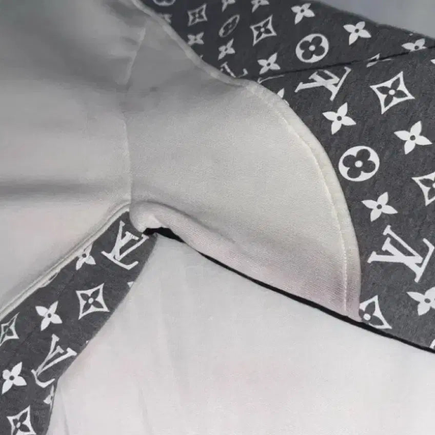 [BUNJANG] Louis Vuitton Circle Cut Hoodie (Black, M) / 루이비통 서클컷 후드티