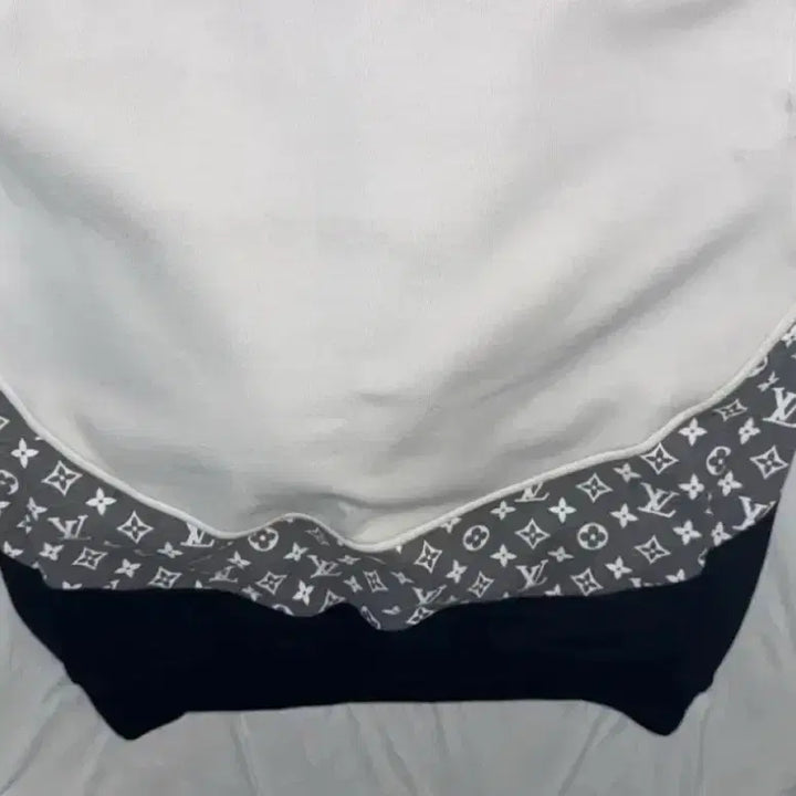 [BUNJANG] Louis Vuitton Circle Cut Hoodie (Black, M) / 루이비통 서클컷 후드티