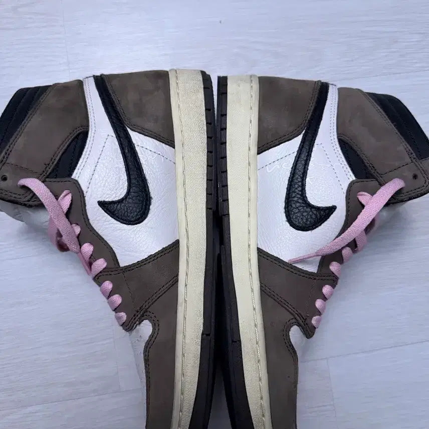 [BUNJANG] Nike Jordan 1 Travis Scott Mocha High Sneakers / 나이키 조던1 트래비스 스캇 모카하이 280
