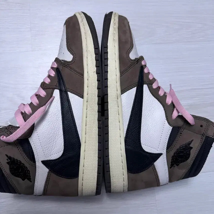 [BUNJANG] Nike Jordan 1 Travis Scott Mocha High Sneakers / 나이키 조던1 트래비스 스캇 모카하이 280