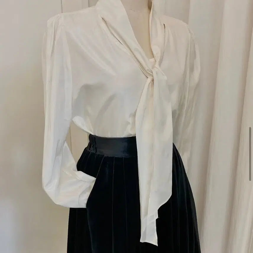 [BUNJANG] From Beginning Ribbon Tie Blouse Ivory / 새상품 프롬비기닝 리본 타이 블라우스 아이보리