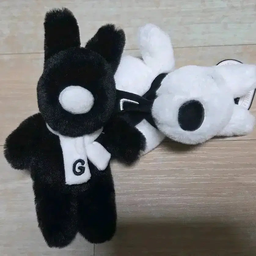 [BUNJANG] Gaspard et Lisa Doll Keyring Bundle Set Black/White / 일괄)가스파드 앤 리사 인형 키링 블랙/화이트