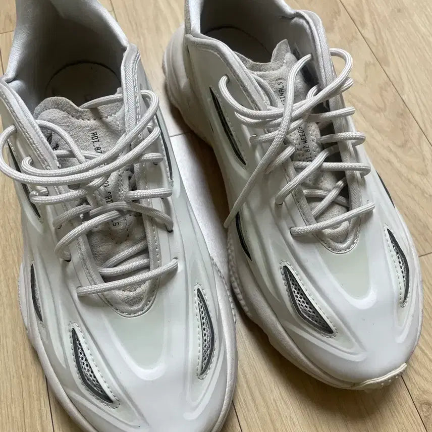 [BUNJANG] Adidas Ozweego Celox Sneakers / 아디다스 오즈위고 셀록스