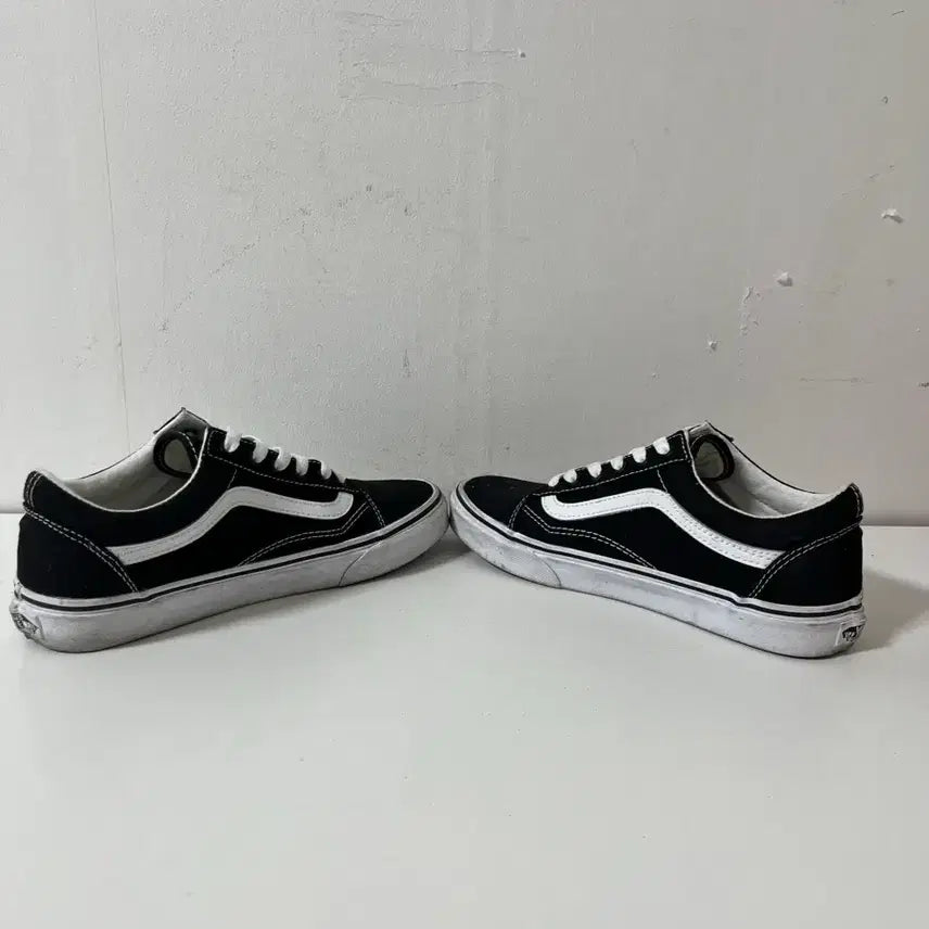 [BUNJANG] Vans Old Skool Sneakers / 240 VANS 반스 올드스쿨 스니커즈 운동화 정품