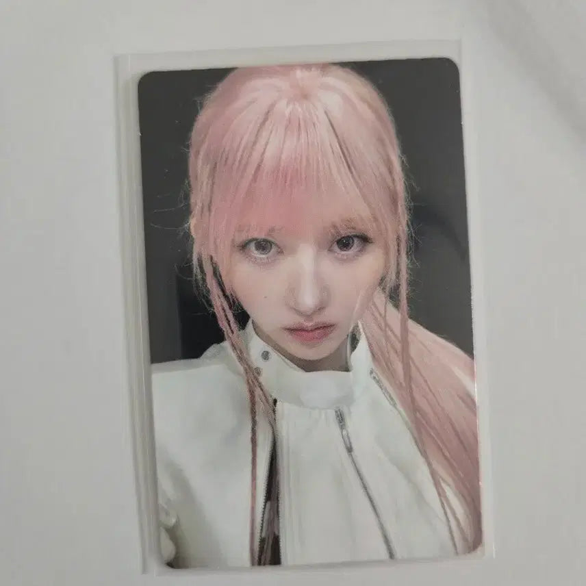 [BUNJANG] IVE Gaeul [Revive] Apple Music POB Photocard / 아이브 가을 리바이브 애플뮤직 사전예약판매 포토카드