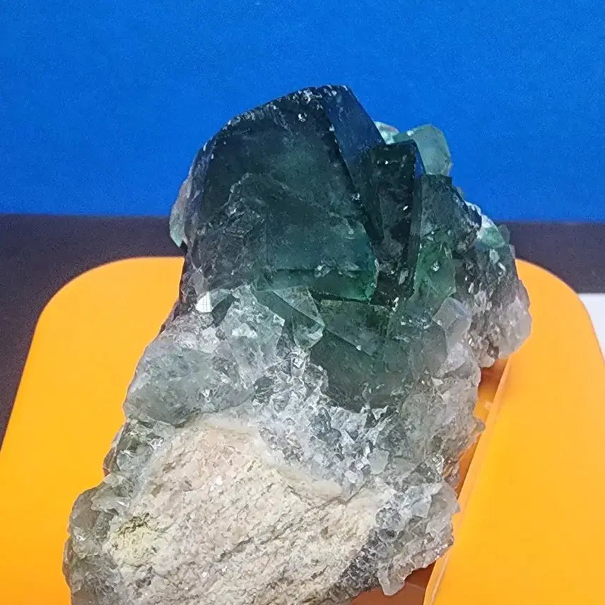 [BUNJANG] Natural Green Fluorite Cluster with Stand / 천연크리스탈 녹색형석 클러스터 원석+받침대