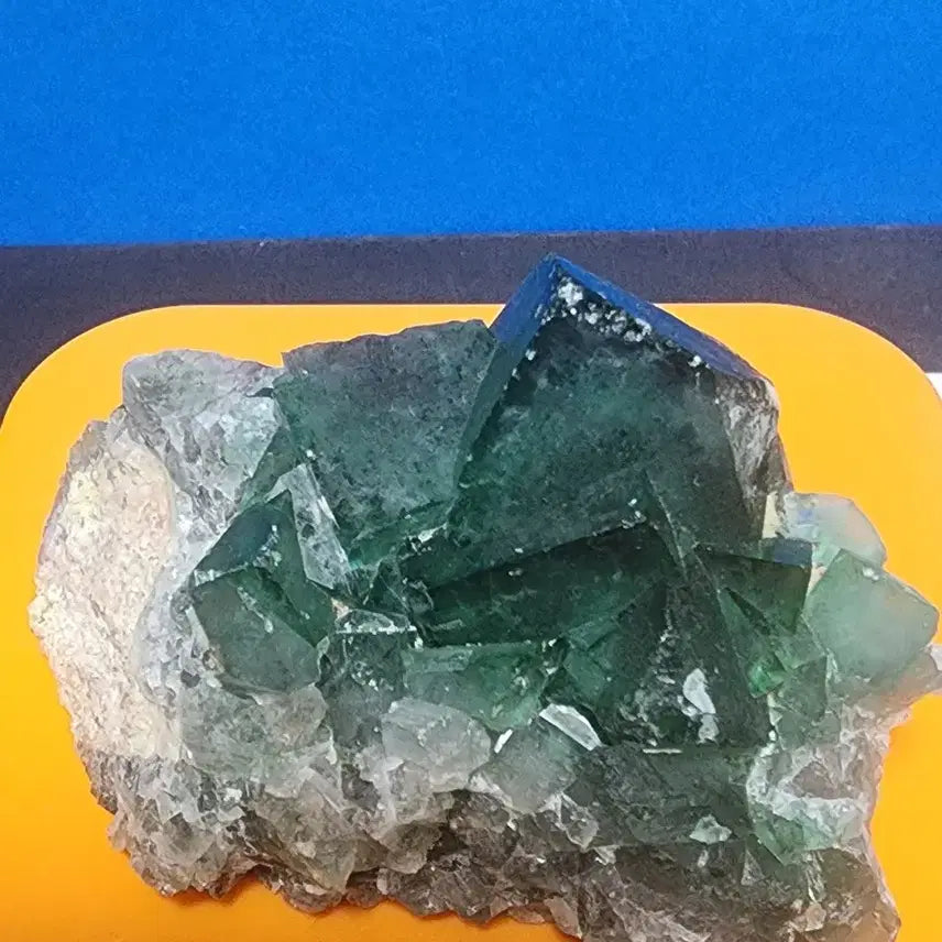 [BUNJANG] Natural Green Fluorite Cluster with Stand / 천연크리스탈 녹색형석 클러스터 원석+받침대