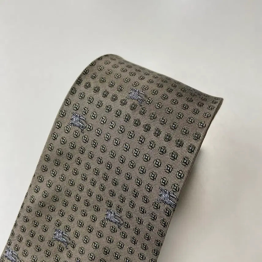 [BUNJANG] Burberry Monogram Silk Necktie / 버버리 (Burberry) 모노그램 정품 명품넥타이 8.2cm