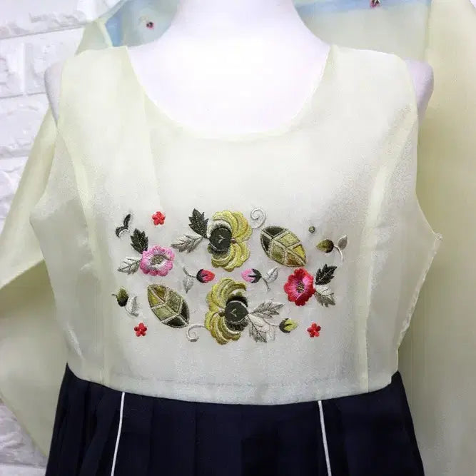 [BUNJANG] Embroidered Modern Hanbok Dress / aa459 자수개량한복/여55-66 /키155-160/가슴90/사놀까