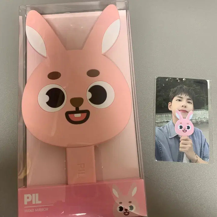 [BUNJANG] DAY6 Round Lab Sunscreen Hand Mirror Photocard Set / 데이식스 선크림 손거울 필