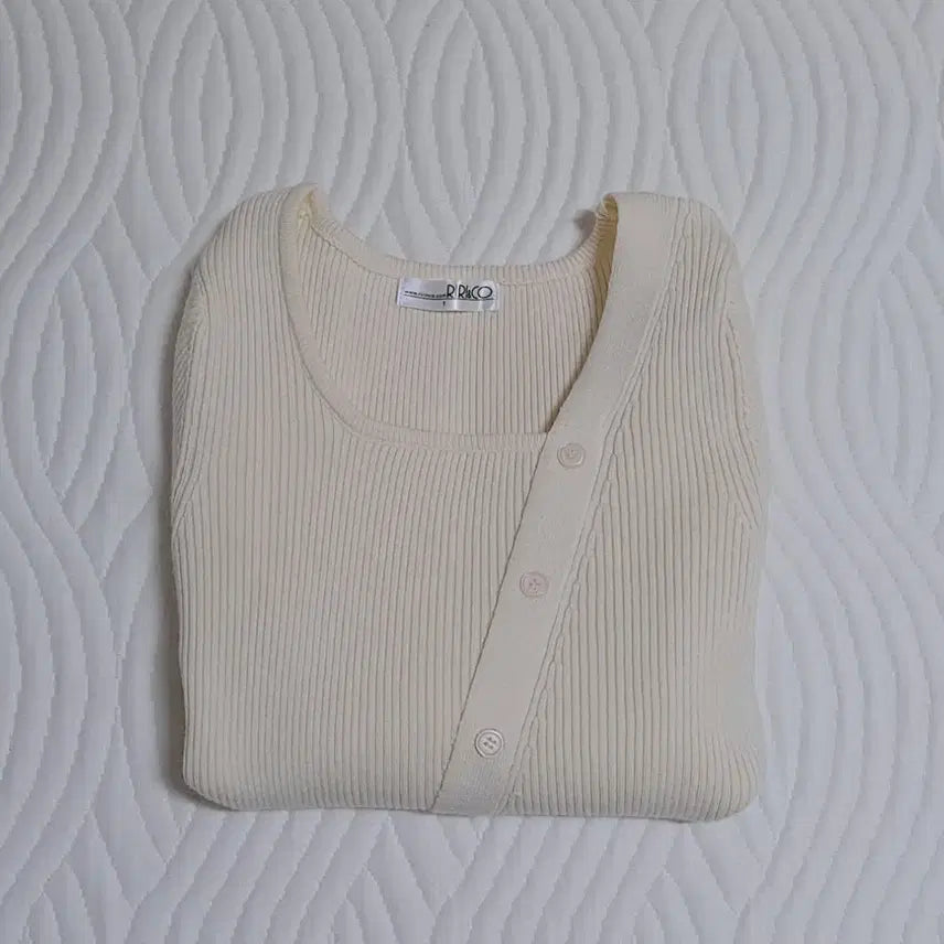 [BUNJANG] Unbranded Ivory Knit Sweater / 봄 니트(새옷) 55사이즈 하객룩 데이트룩