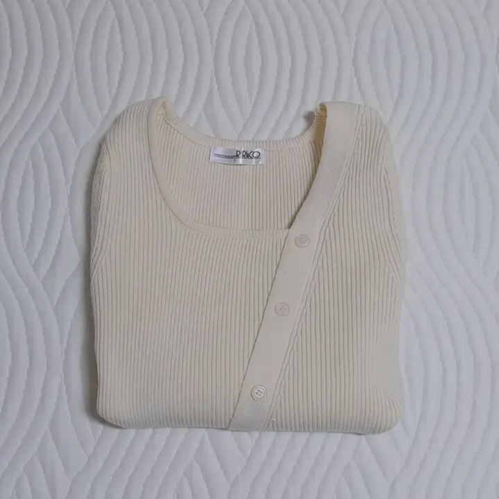 [BUNJANG] Unbranded Ivory Knit Sweater / 봄 니트(새옷) 55사이즈 하객룩 데이트룩