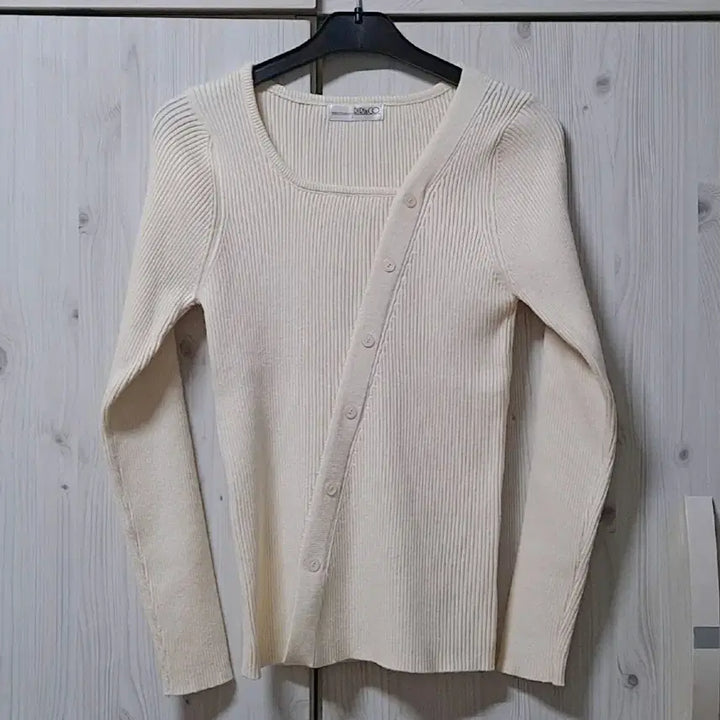 [BUNJANG] Unbranded Ivory Knit Sweater / 봄 니트(새옷) 55사이즈 하객룩 데이트룩
