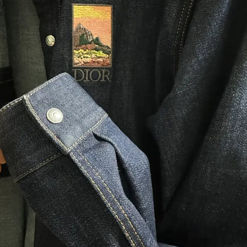 [BUNJANG] Dior x Kim Jones Kerouac Logo Denim Shirt Jacket (Size 100-105) / 디올 x 킴 존스 케루악 로고 오버 데님 셔츠 자켓 (100~105)