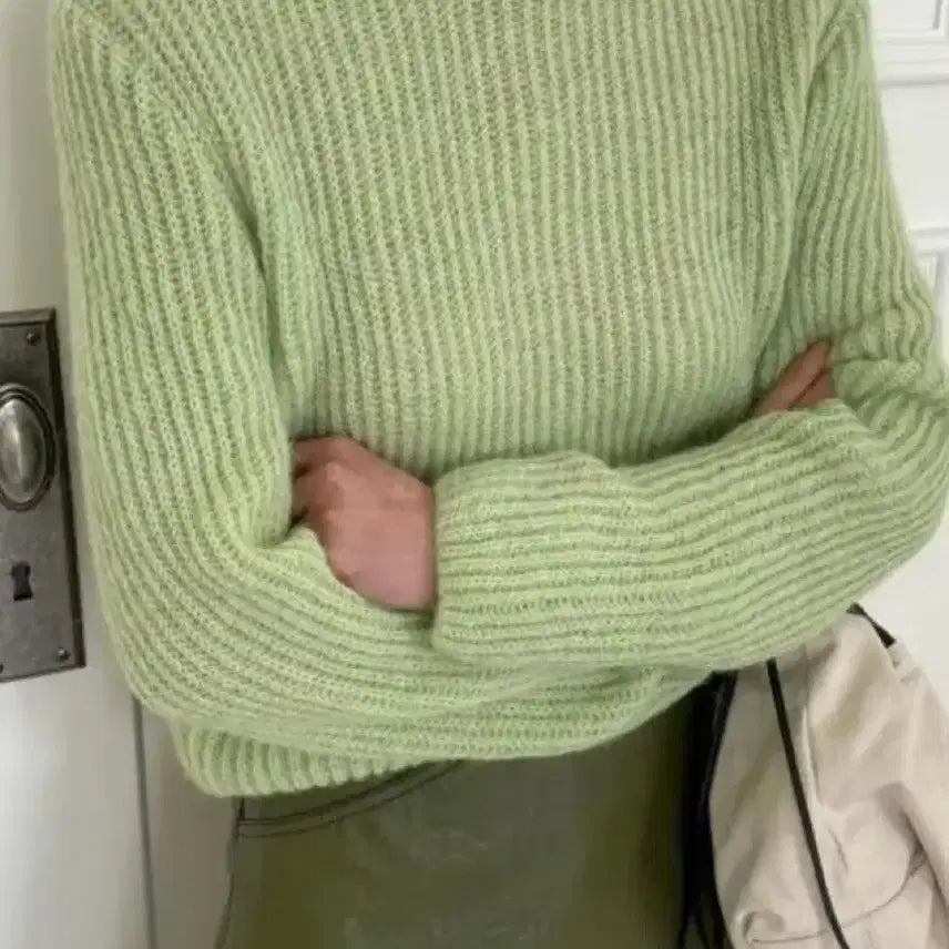 [BUNJANG] Feminique Alpaca Blend Round Knit Sweater / 알파카니트 라운드니트 연보라니트 페미니크 데일리쥬