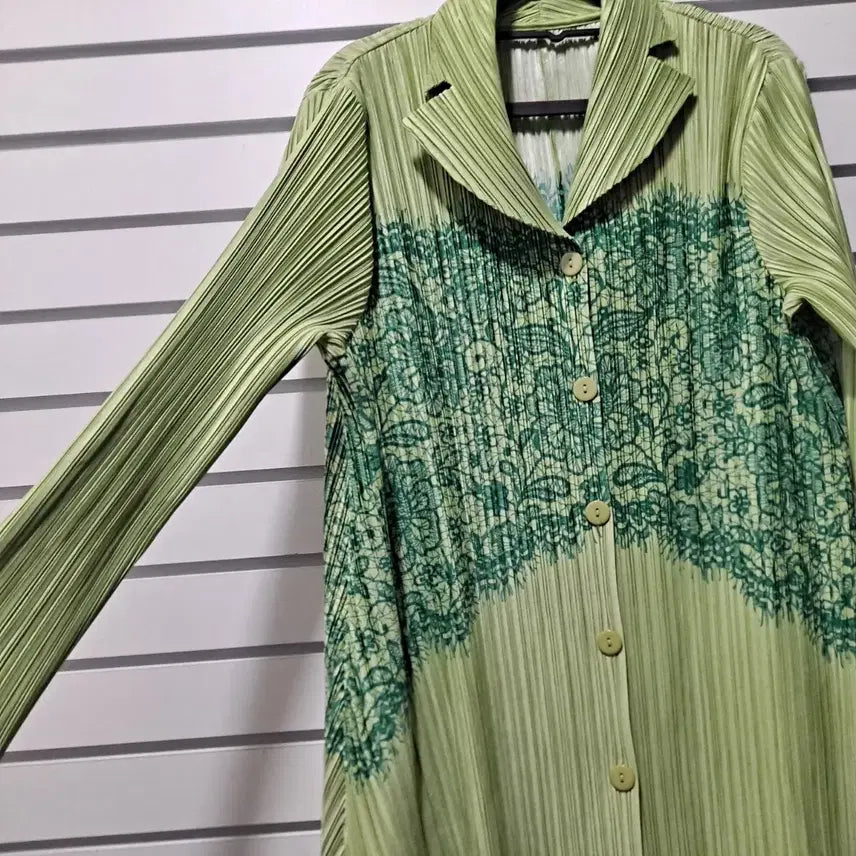 [BUNJANG] Unbranded Ruffle Blouse / 여성 새거수준 카라넥 주름블라우스작88/옷장꾸미기