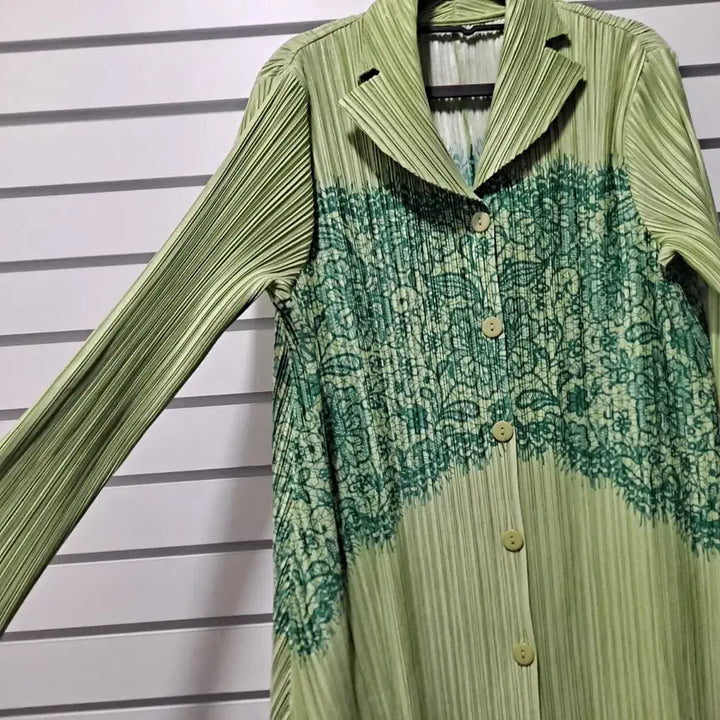 [BUNJANG] Unbranded Ruffle Blouse / 여성 새거수준 카라넥 주름블라우스작88/옷장꾸미기