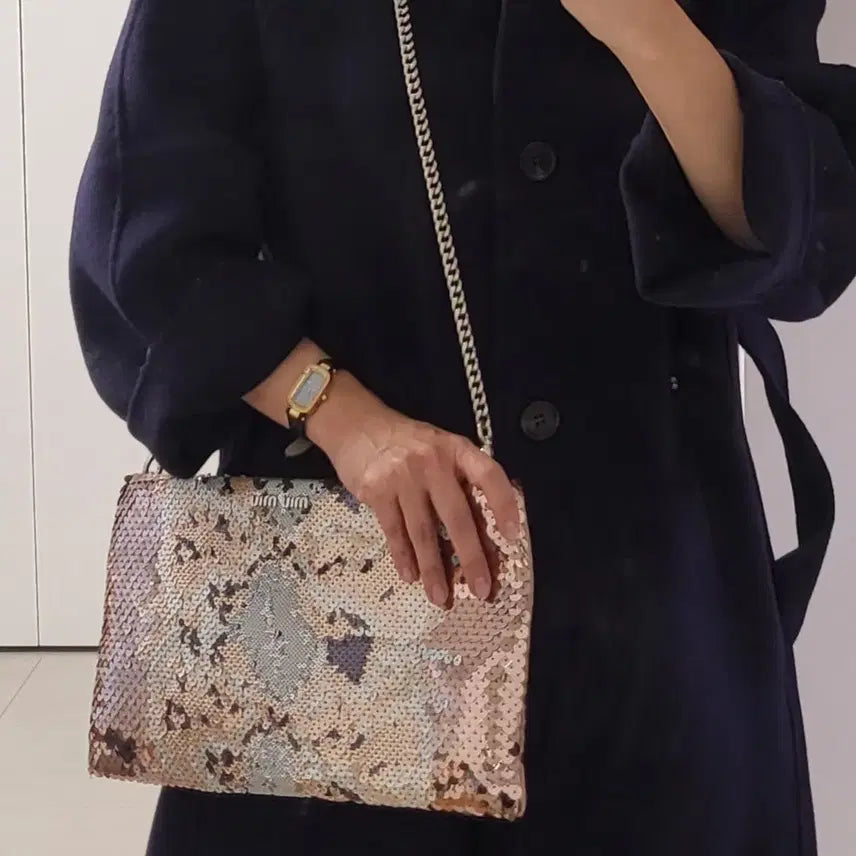 [BUNJANG] Miu Miu Shiny 2-Way Clutch Shoulder Chain Bag / [무배]miumiu 미우미우 정품 샤이니 2way 클러치 숄더 체인백