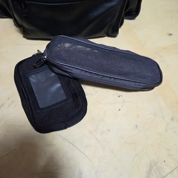 [BUNJANG] TUMI T-Pass Business Class Leather Briefpack / 투미 정품  티패스 비지니스 클래스 레더 브리프팩