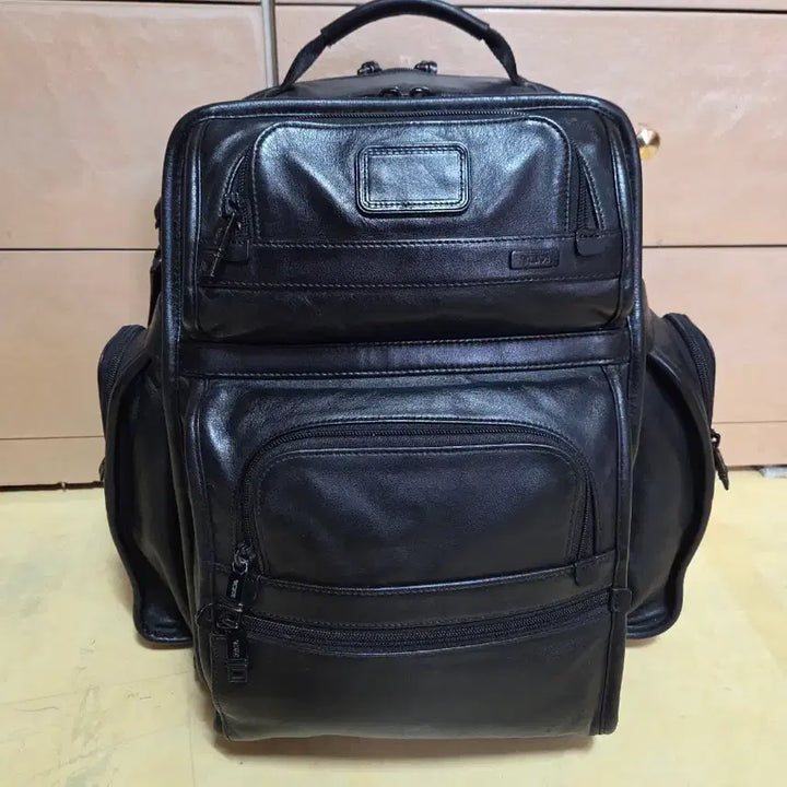 [BUNJANG] TUMI T-Pass Business Class Leather Briefpack / 투미 정품  티패스 비지니스 클래스 레더 브리프팩