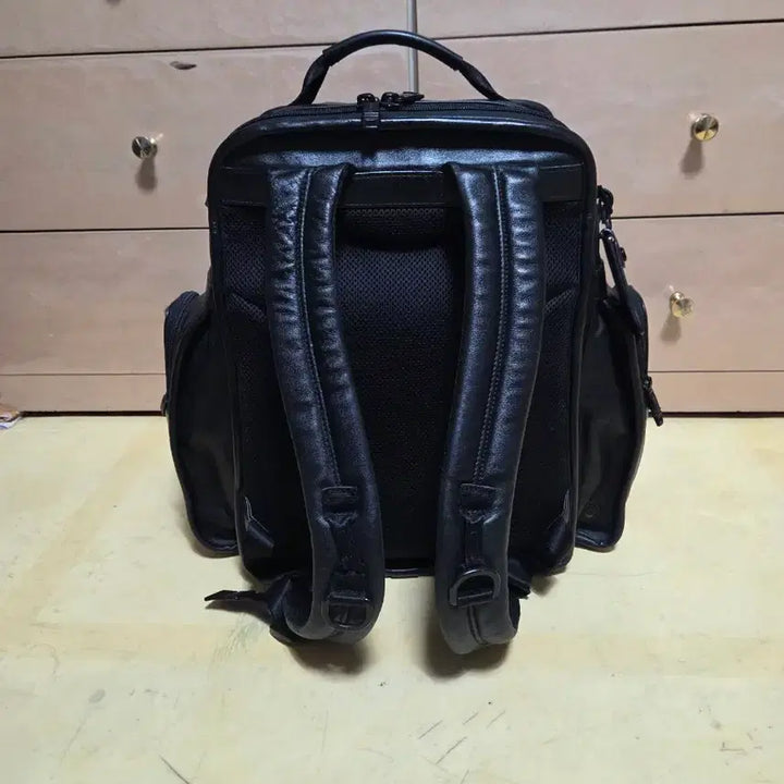 [BUNJANG] TUMI T-Pass Business Class Leather Briefpack / 투미 정품  티패스 비지니스 클래스 레더 브리프팩