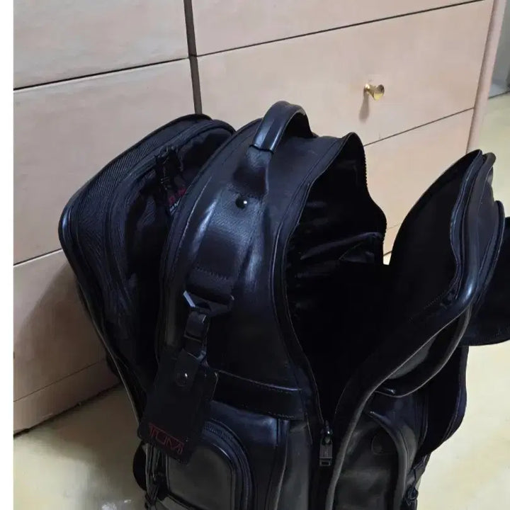[BUNJANG] TUMI T-Pass Business Class Leather Briefpack / 투미 정품  티패스 비지니스 클래스 레더 브리프팩