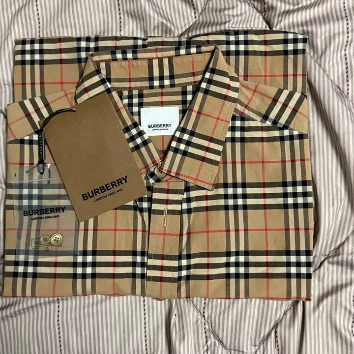 [BUNJANG] Burberry Small Scale Check Shirt (Size M) / 버버리 / 스몰스케일 체크 셔츠 / M