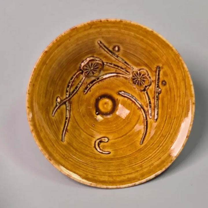 [BUNJANG] Song Gilju Brown Glaze Embossed Plum Blossom Pattern Tea Bowl Chinese Celadon Antique / 송 길주요 갈색유 양각 매화문 다완 중국도자기 골동품 고미술품 수집품