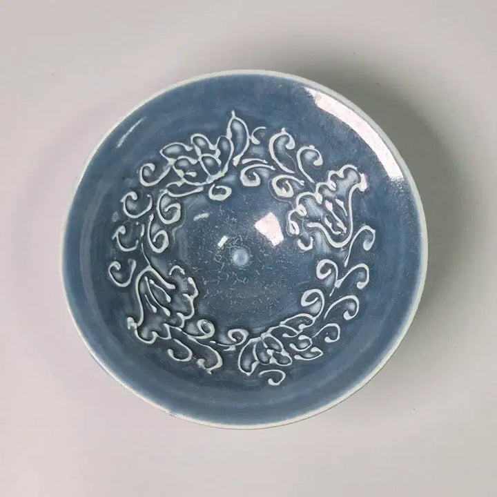 [BUNJANG] Song Gil-joo Celadon Carved Floral Tea Bowl / 송 길주요 청유 양각 화문다완