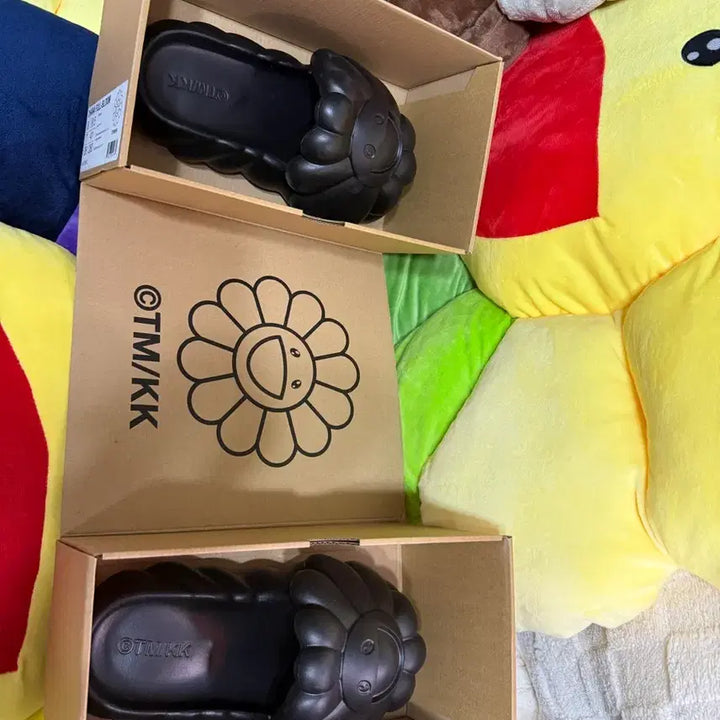 [SOLD OUT] 무라카미 슬리퍼 오하나 하타케