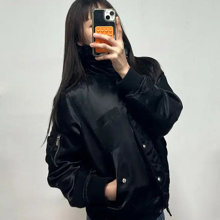 [BUNJANG] Gap Satin Colorblock Bomber Jacket Black / 갭 퍼 칼라 배색 사틴 항공 점퍼 블랙