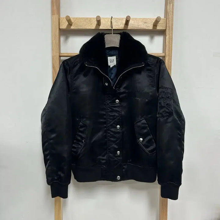 [BUNJANG] Gap Satin Colorblock Bomber Jacket Black / 갭 퍼 칼라 배색 사틴 항공 점퍼 블랙