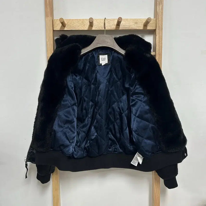 [BUNJANG] Gap Satin Colorblock Bomber Jacket Black / 갭 퍼 칼라 배색 사틴 항공 점퍼 블랙