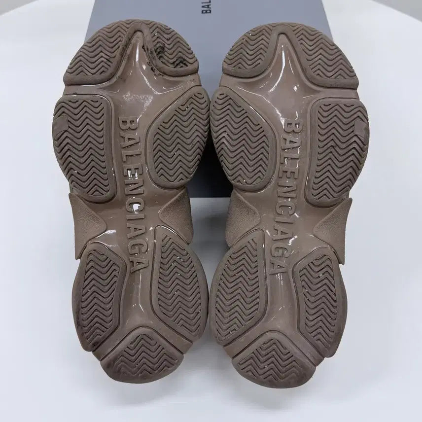 [SOLD OUT] [S급/250] 발렌시아가 트리플 S 올 오버 로고 스니커즈 베이지