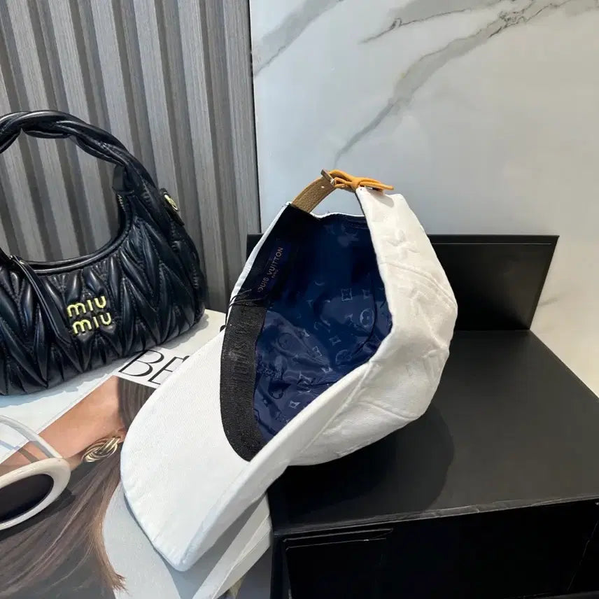 [BUNJANG] Louis Vuitton White Ball Cap / 루이비통 화이트 모자 볼캡 구매