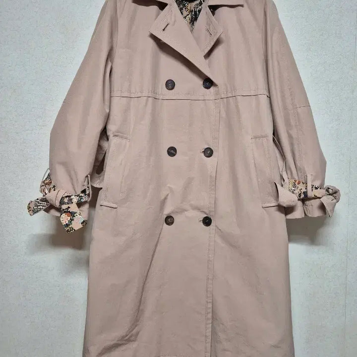 [BUNJANG] Beige Double Trench Coat / 베이지 더블 트렌치코트
