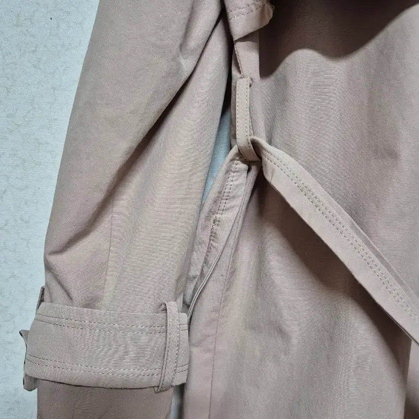 [BUNJANG] Beige Double Trench Coat / 베이지 더블 트렌치코트