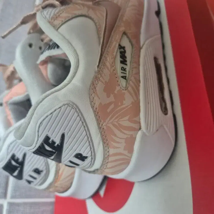 [BUNJANG] Nike Air Max 90 Floral Sneakers / 나이키 에어맥스90 플로럴 핑크 로즈골드 포인트 여성 운동화