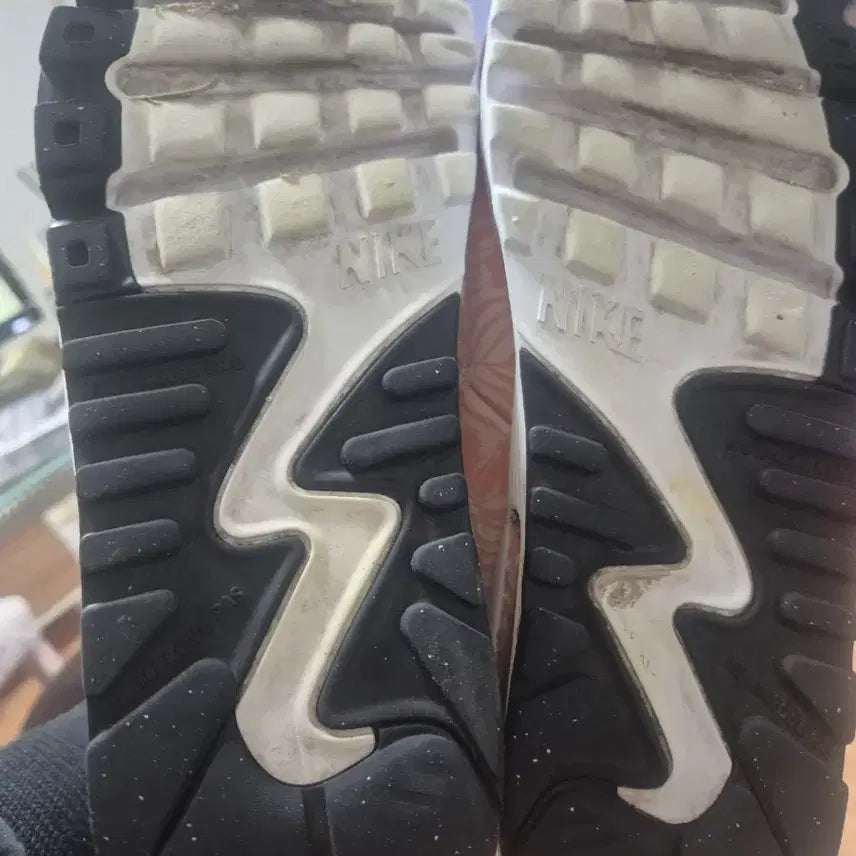 [BUNJANG] Nike Air Max 90 Floral Sneakers / 나이키 에어맥스90 플로럴 핑크 로즈골드 포인트 여성 운동화