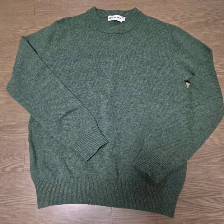 [BUNJANG] Giordano Olive Green Knit XL / 지오다노 올리브그린 니트 XL 모80%