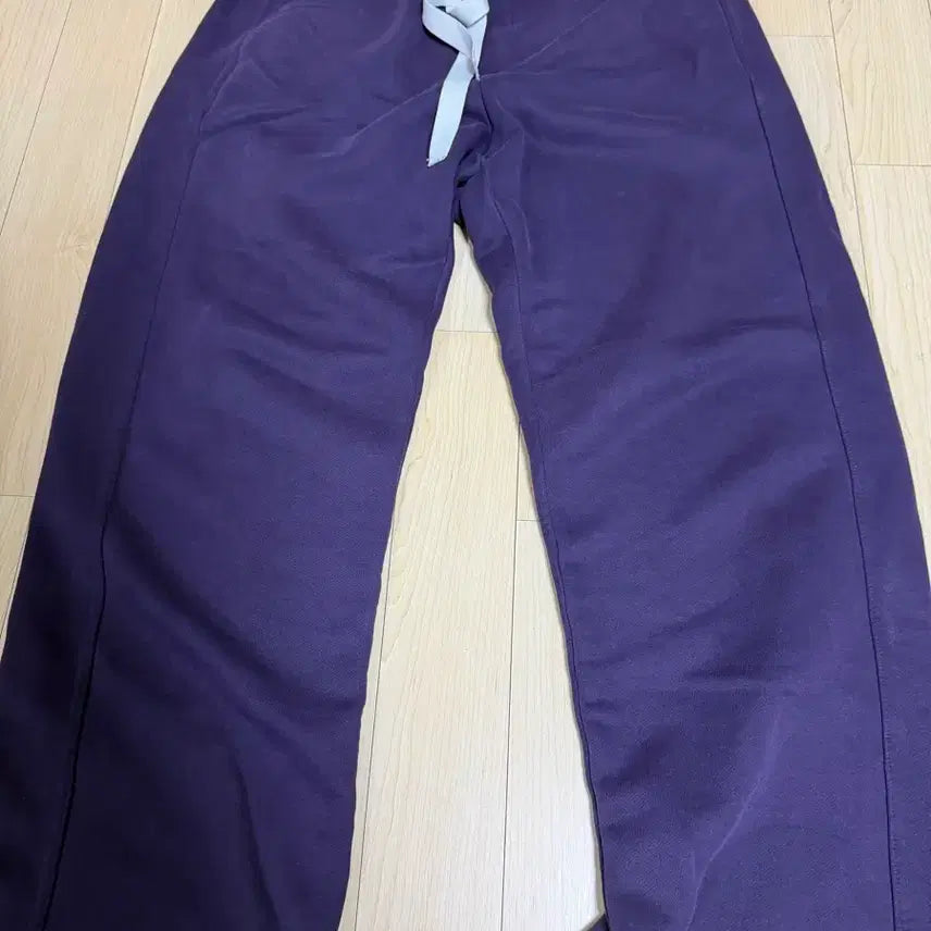 [BUNJANG] ELMOOD Dino Sweatpants / 엘무드 다이노 스웻팬츠