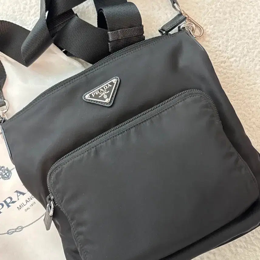 [BUNJANG] Prada Pocket Crossbody Bag / 프라다 블랙 포켓 크로스백