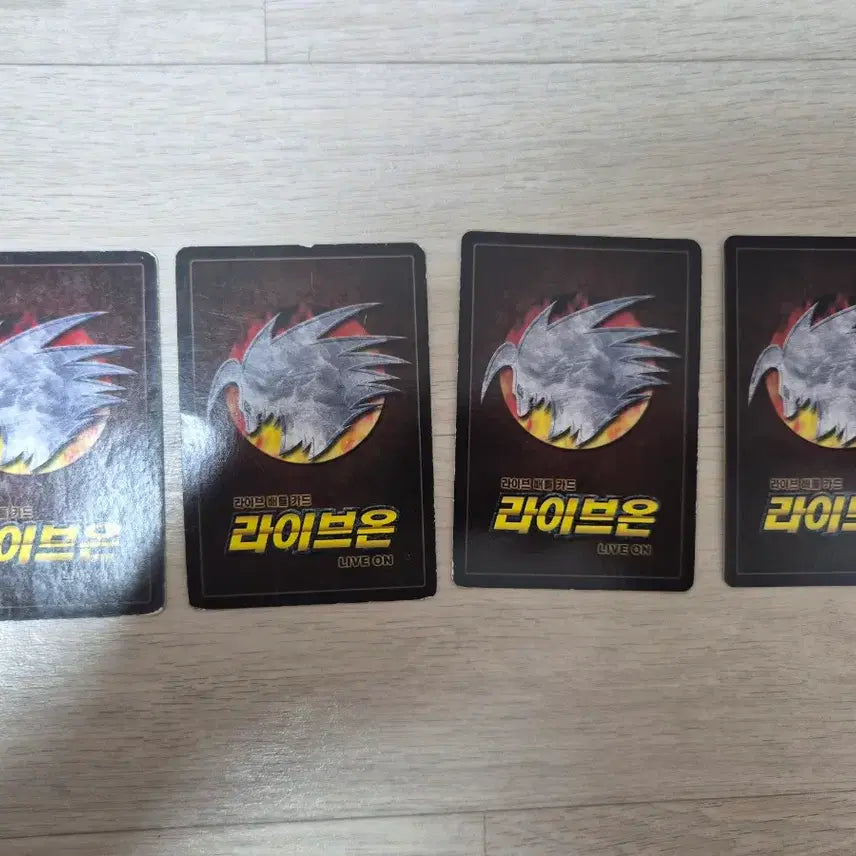 [SOLD OUT] 라이브온 카드리버 울새덱