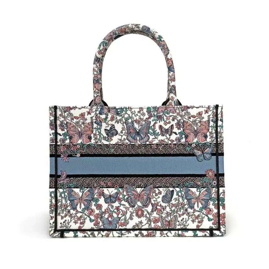 [SOLD OUT] [미듐] 미사용 디올 북 토트 라피아 나비 자수 토트백 MQR1CTRF