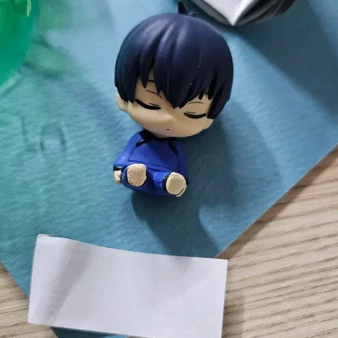 [BUNJANG] Blue Lock Isagi Yoichi Sleeping Figure / 블루록 가챠 앉아서 자는 이사기 요이치