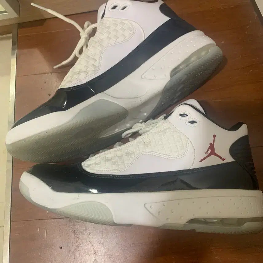 [BUNJANG] Jordan 11 Retro Black/White Basketball Shoes / 조던 11 레트로 블랙/화이트