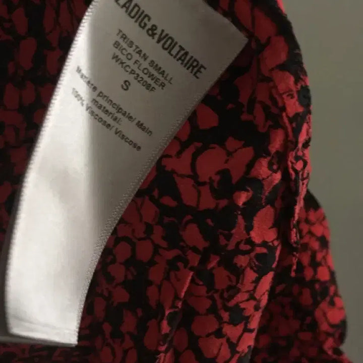 [SOLD OUT] 22ss 쟈딕앤볼테르 레드 플라워 프린트 블라우스 s사이즈